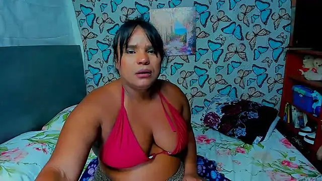 lucianaosorno25 live sex cam