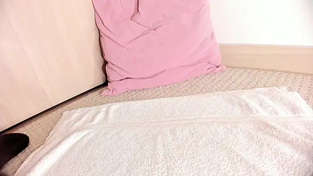 iam-ella18 live sex cam