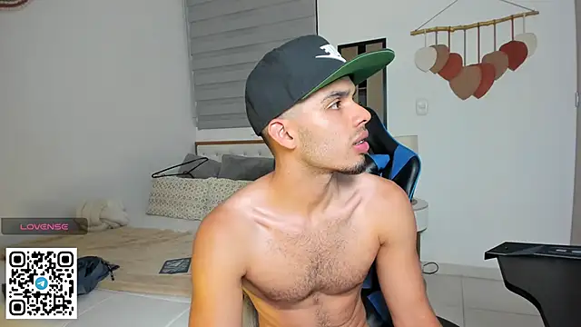 mateoleonee's cam snapshot