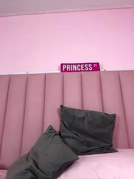 KellyOlsenbe's cam snapshot