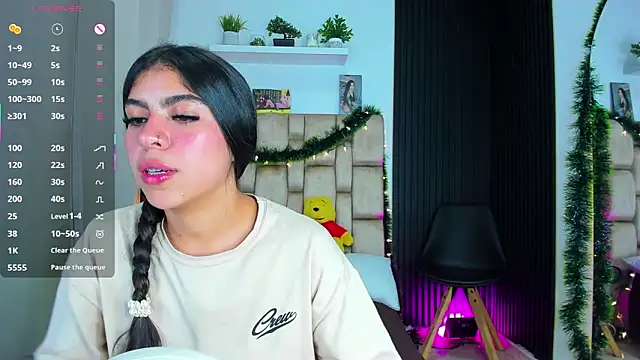 little_sophie18's cam snapshot