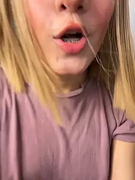 SweetBunnyGF live sex cam