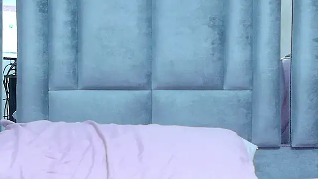 cutepetitee's cam snapshot