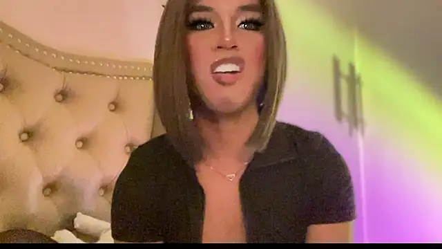 Worldclass_Maxxine_ live sex cam