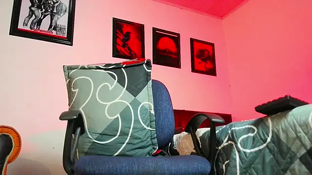 Leonnardo_Jaramillo live sex cam