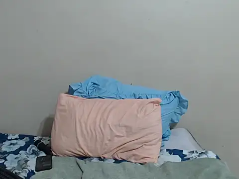 SexyLipss_'s cam snapshot