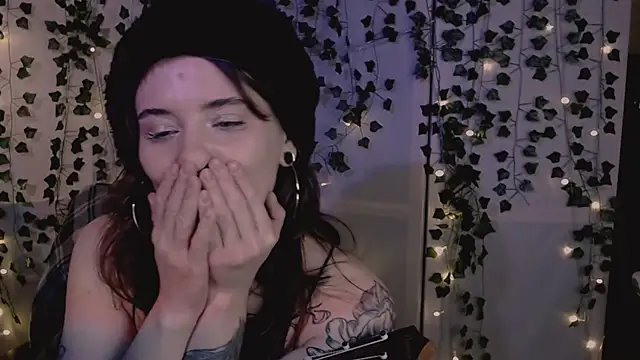 risha_laas's cam snapshot