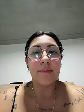 You-kitty2025 live sex cam