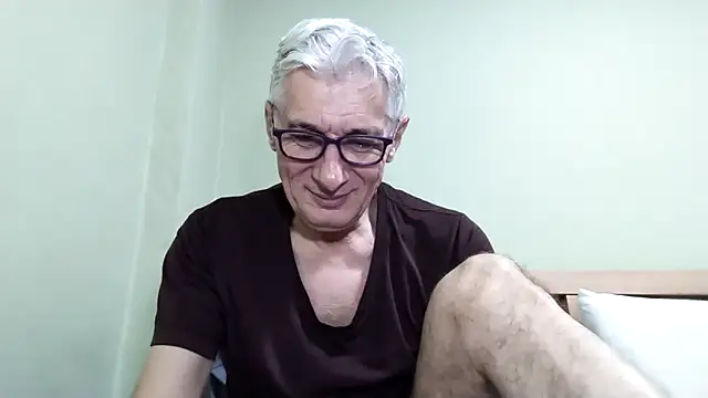 BIGUNCUTHARDCOCK live sex cam