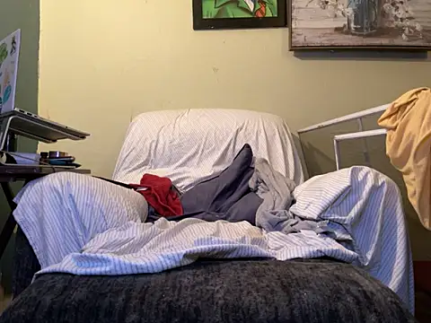 GeekyUCTop's cam snapshot