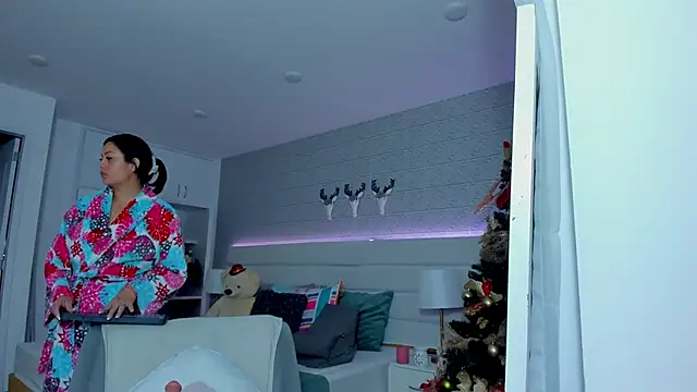 LeilaHiuston's cam snapshot