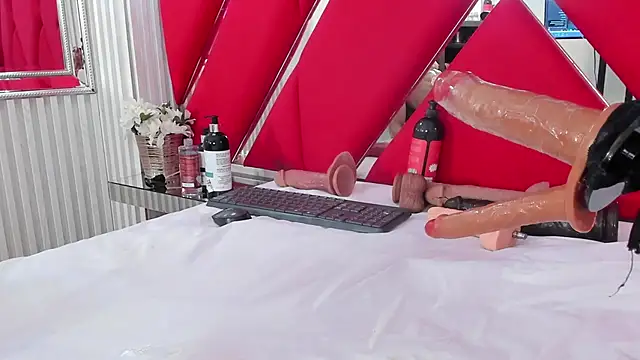 SusanCouper's cam snapshot