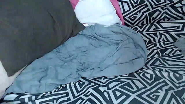 CamilaRoom's cam snapshot