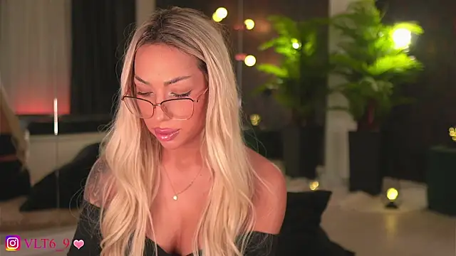 Angel-Barbie's cam snapshot