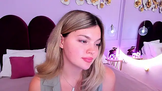 ZaraBloom's cam snapshot