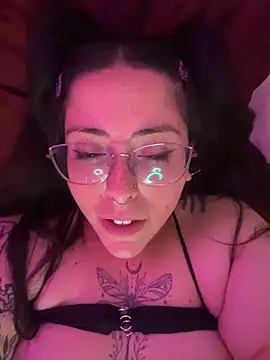 Mizztikaa live sex cam