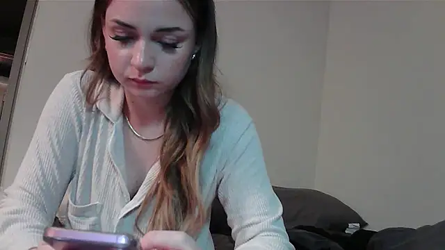 AddyJadaKayla's cam snapshot