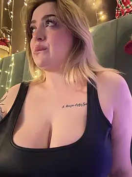 KellyMoors's cam snapshot