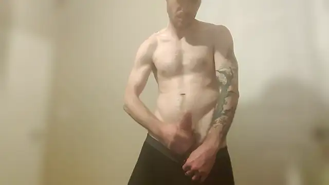 Huntzg23 live sex cam