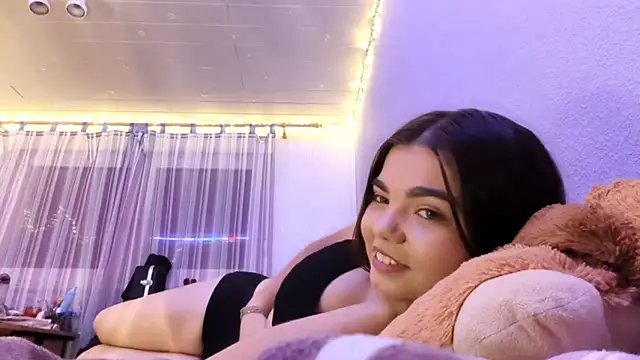 Mona_Slearys's cam snapshot