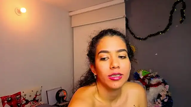 Maithe_Perroni's cam snapshot