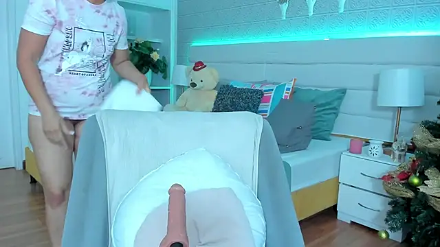 LeilaHiuston's cam snapshot