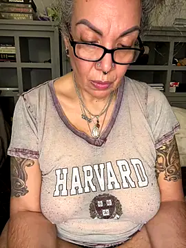 dieseldame1313's cam snapshot