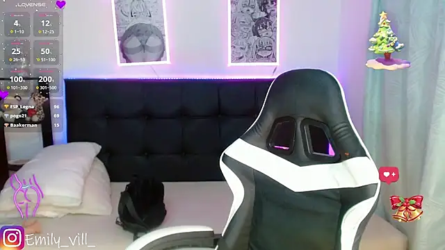 Emily_vill's cam snapshot