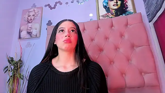 Megan_Luxe's cam snapshot