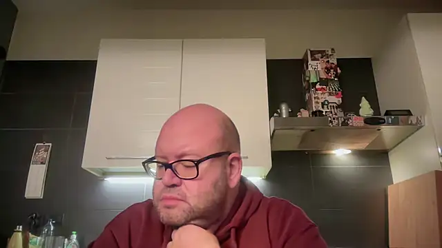 theitalianbear live sex cam