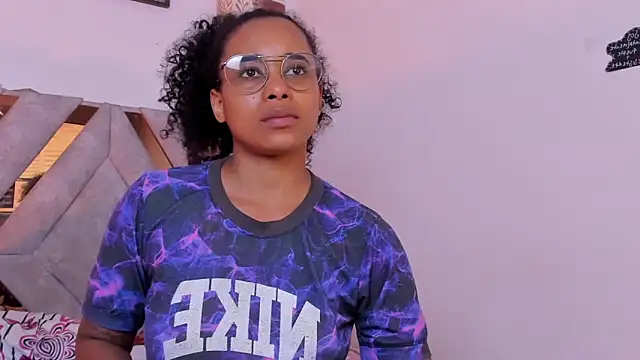 kelly_thomson's cam snapshot