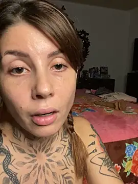 Izy_cute_ live sex cam