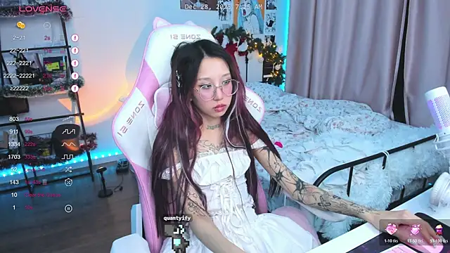 ashleywowmeow's cam snapshot