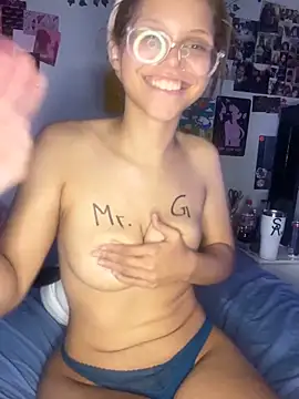 maisie_goldxx's cam snapshot