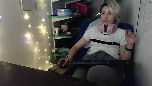 EvilFindomGoddess's cam snapshot