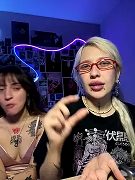 Dooubletroublee's cam snapshot