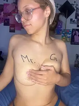 maisie_goldxx's cam snapshot