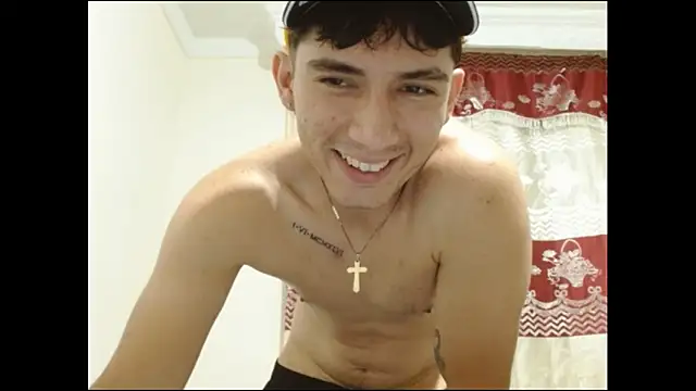 ChicoMaloFfF live sex cam