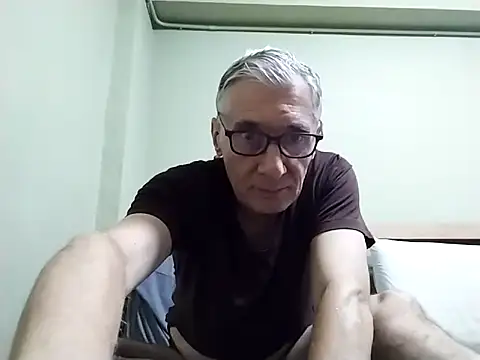 BIGUNCUTHARDCOCK live sex cam