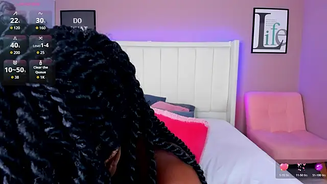 Britanymooree's cam snapshot