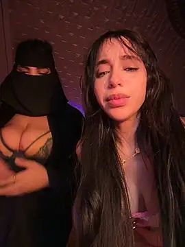 Queentaraf999 live sex cam