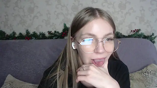 HitGyrl's cam snapshot