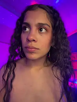 NINA_18_YEARS's cam snapshot