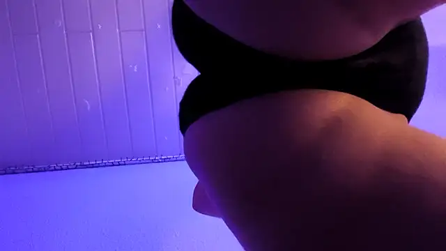 Mona_Slearys's cam snapshot