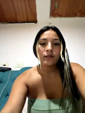 Cami_Leon2's cam snapshot