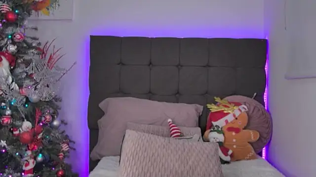 AmandaBrooks_18's cam snapshot