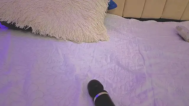 Esmeralda_Candy's cam snapshot