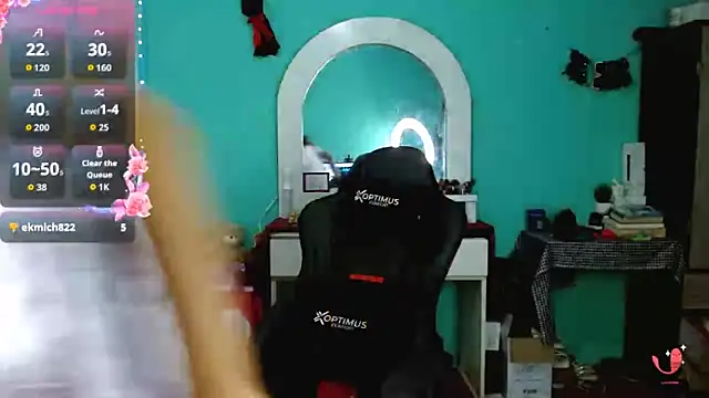 sensitive_brunette's cam snapshot