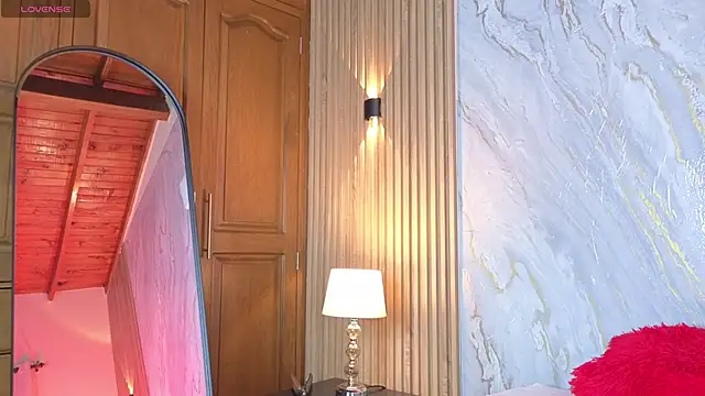 LolaHoneyy's cam snapshot