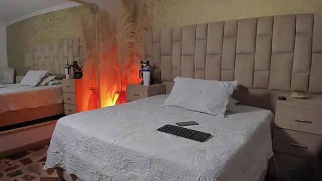 CamilaOrtiz_'s cam snapshot